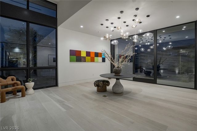 712 Dragon Peak Drive, Henderson, NV 89012