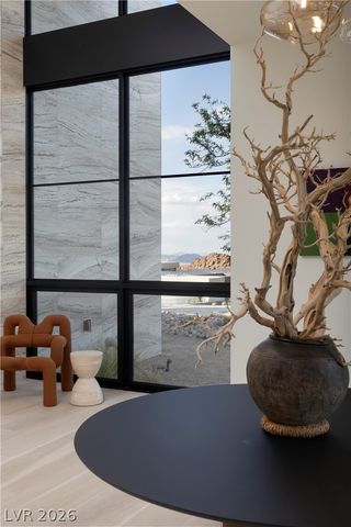 712 Dragon Peak Drive, Henderson, NV 89012