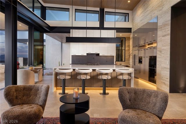 712 Dragon Peak Drive, Henderson, NV 89012