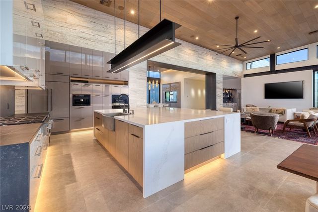 712 Dragon Peak Drive, Henderson, NV 89012