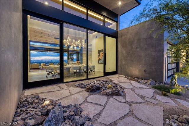 712 Dragon Peak Drive, Henderson, NV 89012