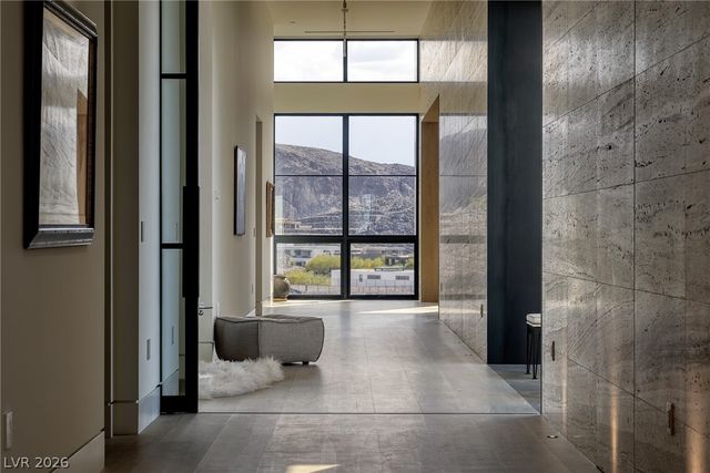 712 Dragon Peak Drive, Henderson, NV 89012