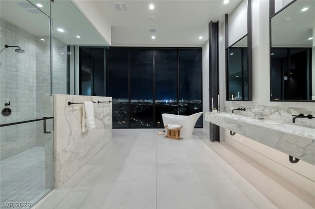 712 Dragon Peak Drive, Henderson, NV 89012