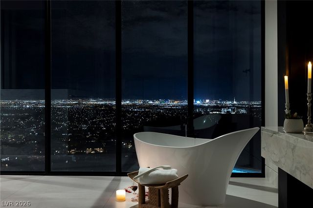 712 Dragon Peak Drive, Henderson, NV 89012