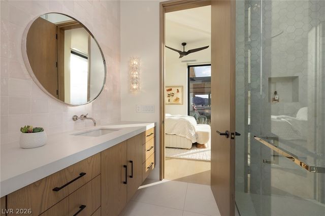 712 Dragon Peak Drive, Henderson, NV 89012