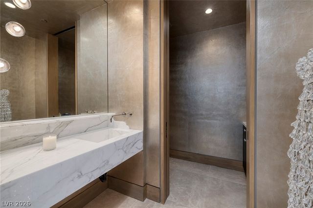 712 Dragon Peak Drive, Henderson, NV 89012