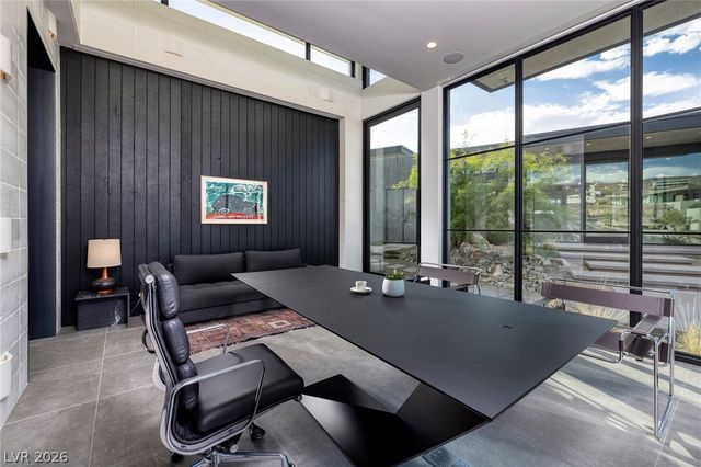 712 Dragon Peak Drive, Henderson, NV 89012