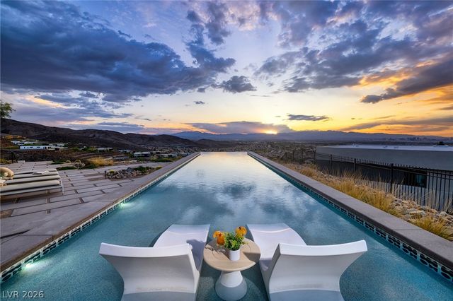 712 Dragon Peak Drive, Henderson, NV 89012