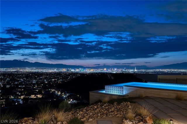 712 Dragon Peak Drive, Henderson, NV 89012