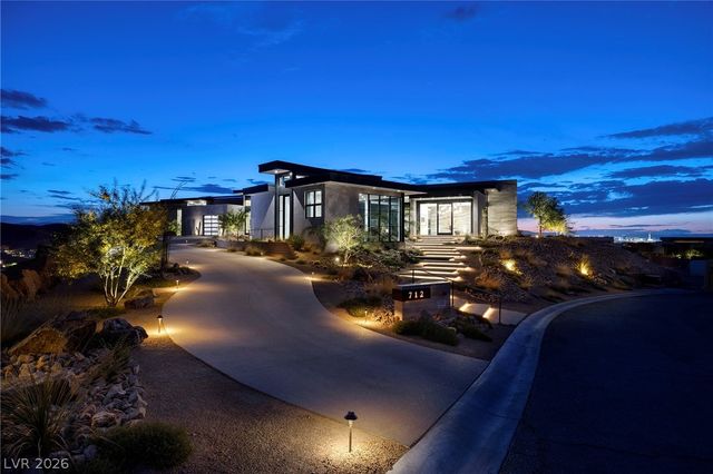 712 Dragon Peak Drive, Henderson, NV 89012