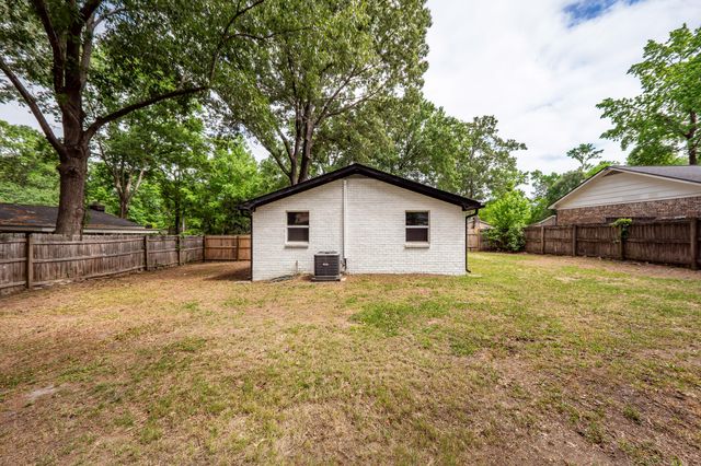 8 Teaneck Road, Goose Creek, SC 29445