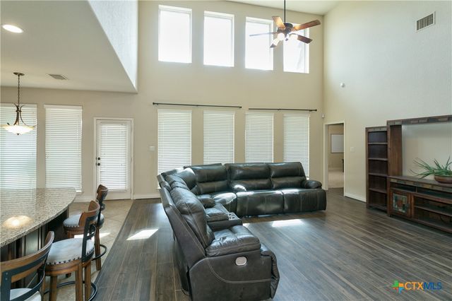 3067 Mustang Meadow, Seguin, TX 78155