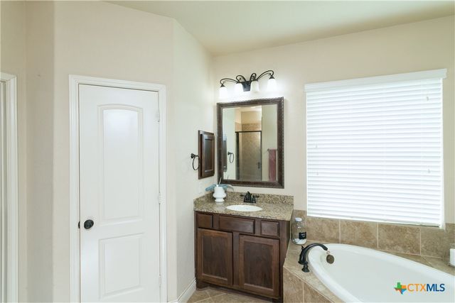 3067 Mustang Meadow, Seguin, TX 78155