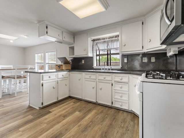 3320 Brooks Avene, Bay City, TX 77414