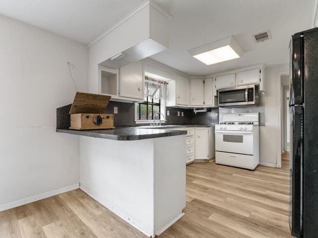 3320 Brooks Avene, Bay City, TX 77414