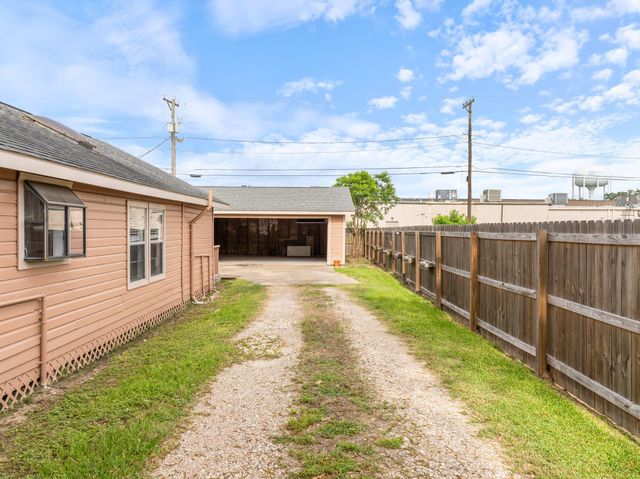 3320 Brooks Avene, Bay City, TX 77414