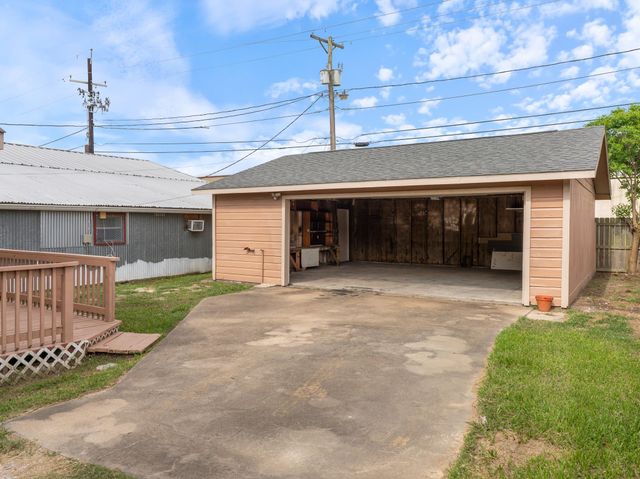 3320 Brooks Avene, Bay City, TX 77414