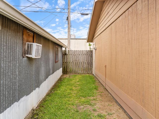 3320 Brooks Avene, Bay City, TX 77414