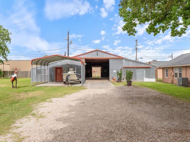 3320 Brooks Avene, Bay City, TX 77414