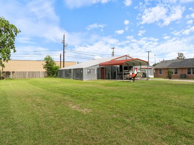 3320 Brooks Avene, Bay City, TX 77414