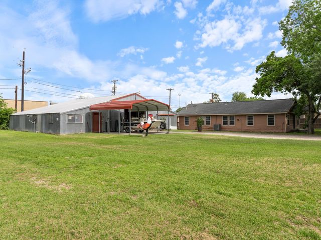 3320 Brooks Avene, Bay City, TX 77414