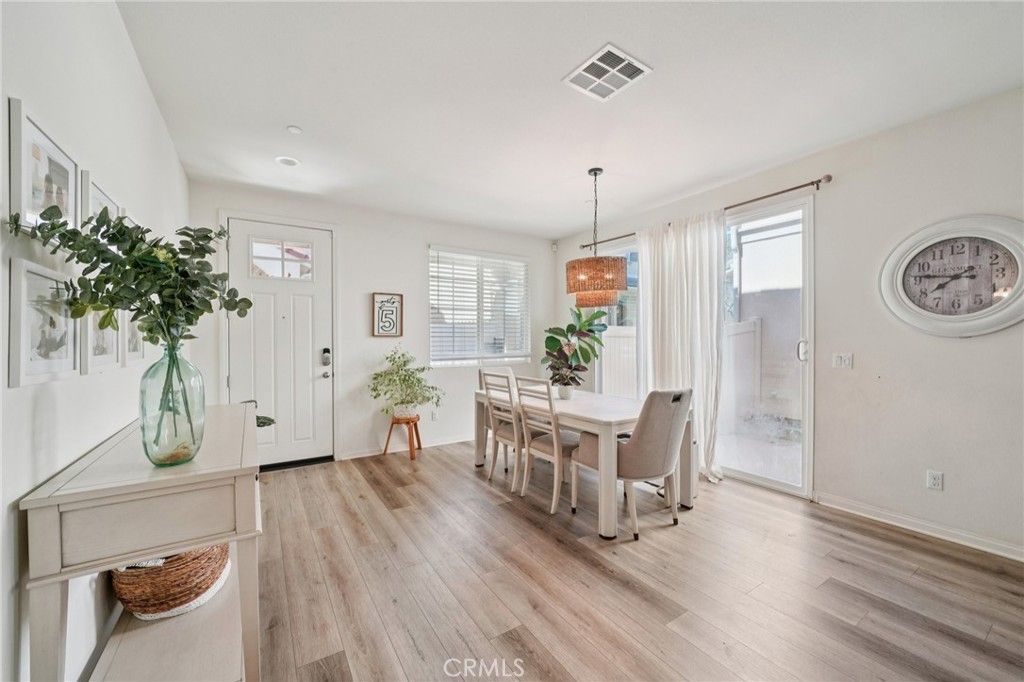 Image 19 of property listing at 618 S Brampton Lane, Rialto, CA 92376