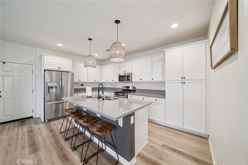 Image 23 of property listing at 618 S Brampton Lane, Rialto, CA 92376