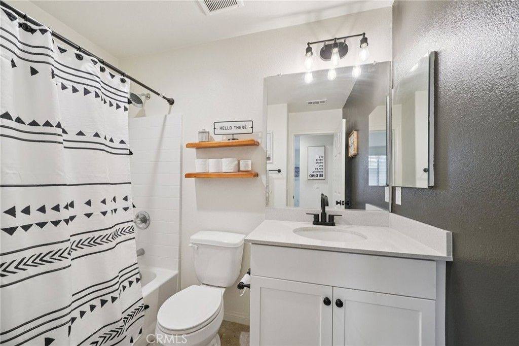 Image 30 of property listing at 618 S Brampton Lane, Rialto, CA 92376