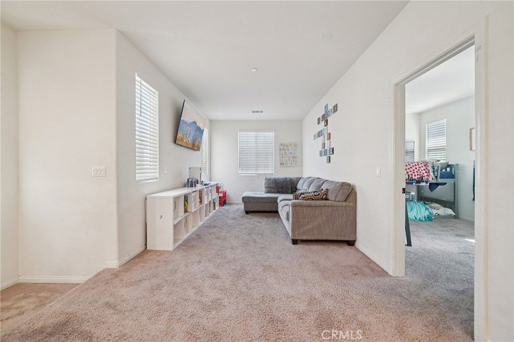 Image 33 of property listing at 618 S Brampton Lane, Rialto, CA 92376