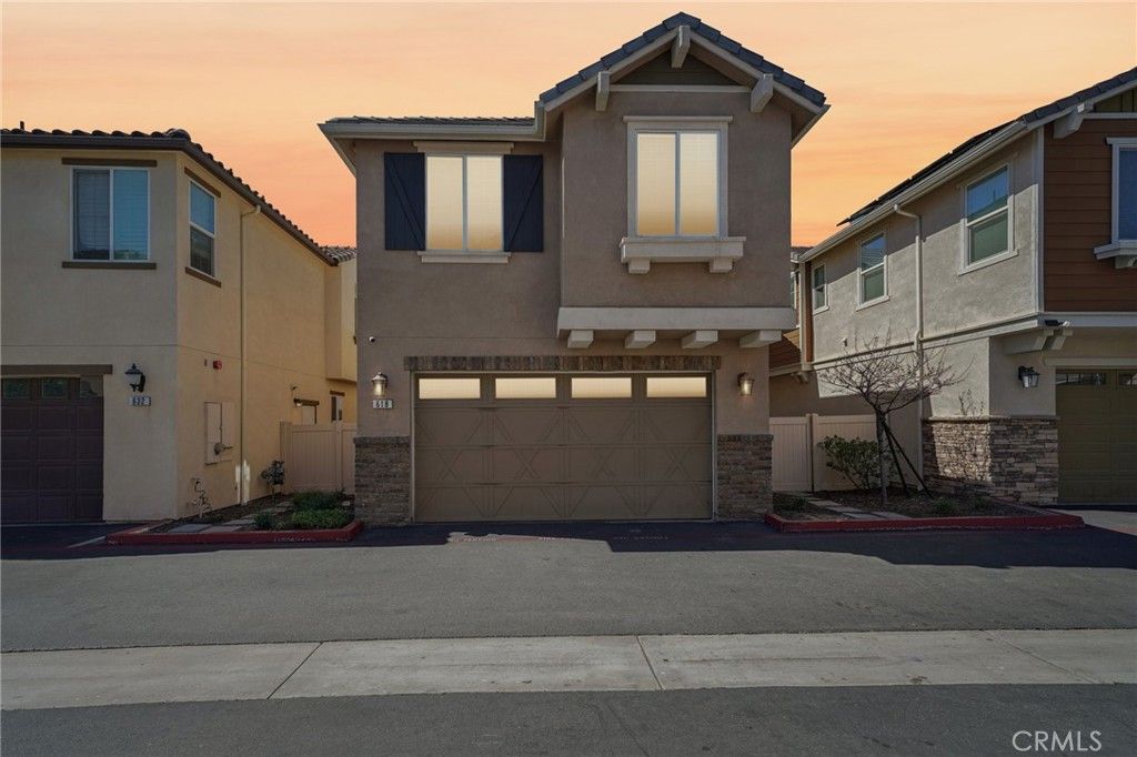 Image 4 of property listing at 618 S Brampton Lane, Rialto, CA 92376