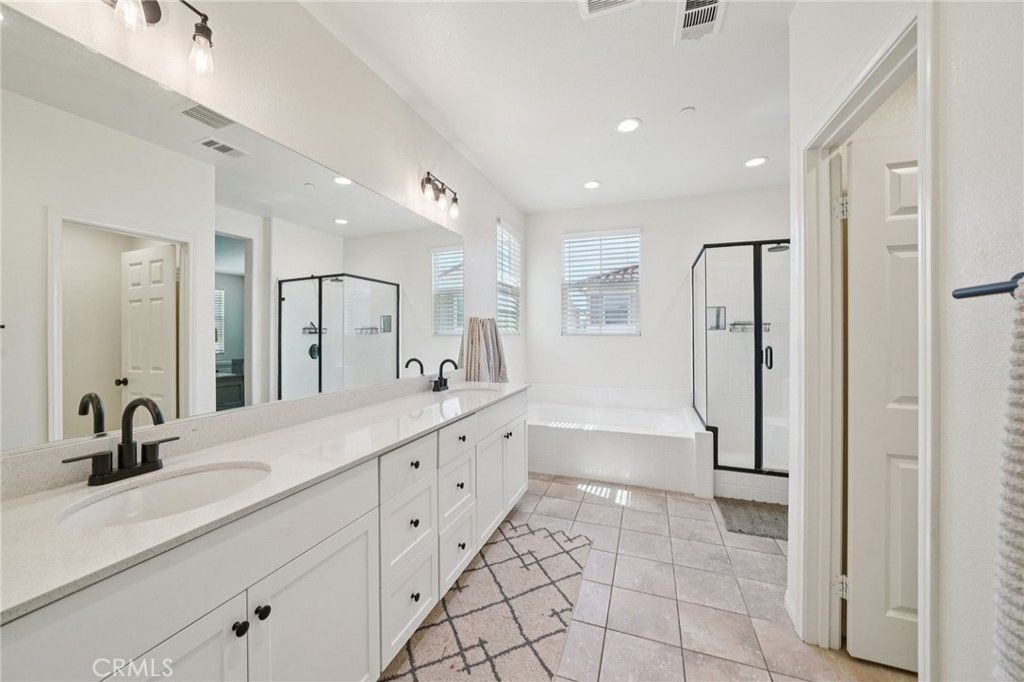 Image 41 of property listing at 618 S Brampton Lane, Rialto, CA 92376