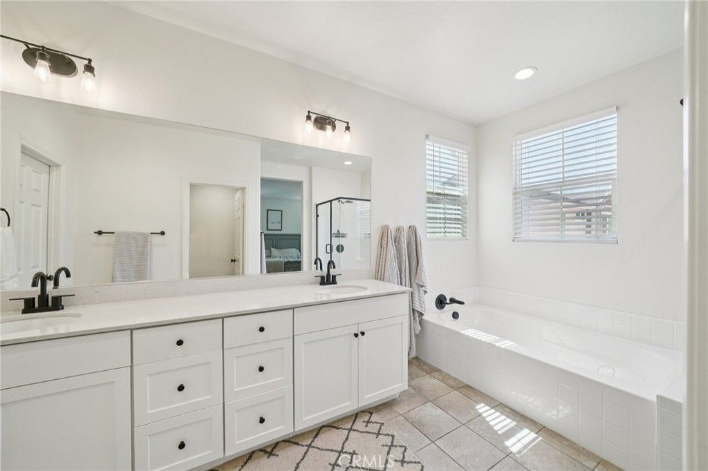 Image 42 of property listing at 618 S Brampton Lane, Rialto, CA 92376