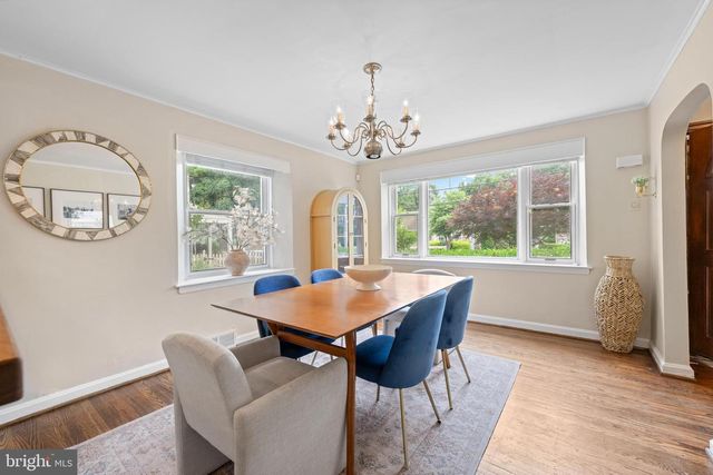4 LOWRYS LN, Bryn Mawr, PA 19010