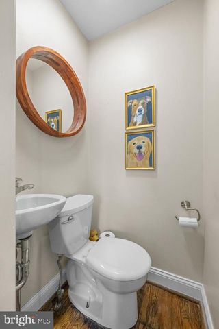 4 LOWRYS LN, Bryn Mawr, PA 19010
