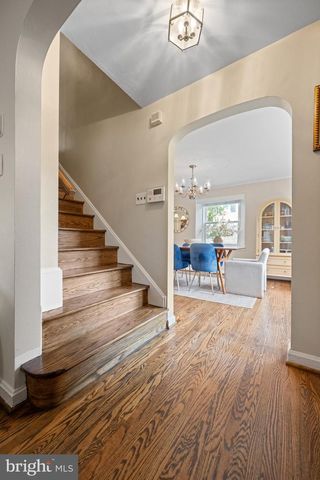 4 LOWRYS LN, Bryn Mawr, PA 19010