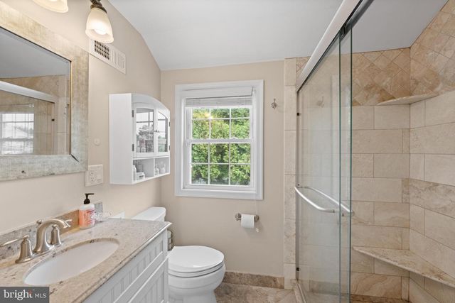 4 LOWRYS LN, Bryn Mawr, PA 19010