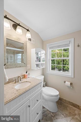 4 LOWRYS LN, Bryn Mawr, PA 19010