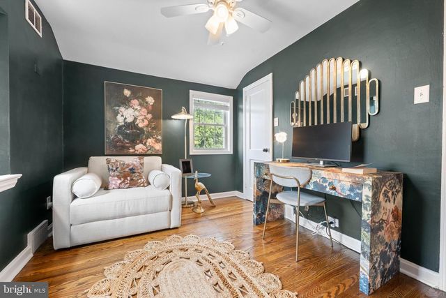 4 LOWRYS LN, Bryn Mawr, PA 19010