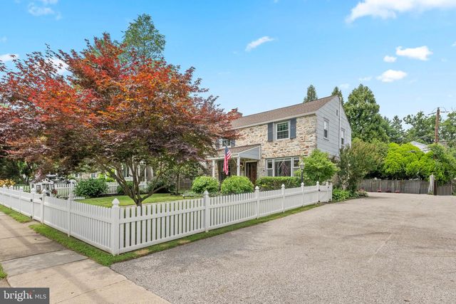 4 LOWRYS LN, Bryn Mawr, PA 19010
