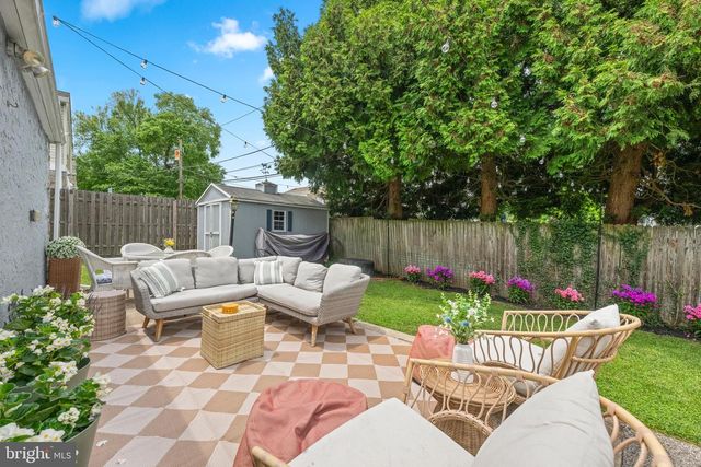 4 LOWRYS LN, Bryn Mawr, PA 19010