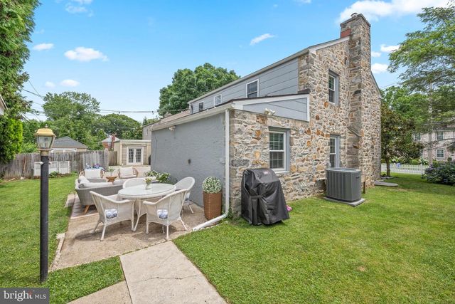 4 LOWRYS LN, Bryn Mawr, PA 19010