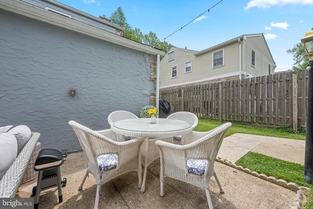 4 LOWRYS LN, Bryn Mawr, PA 19010