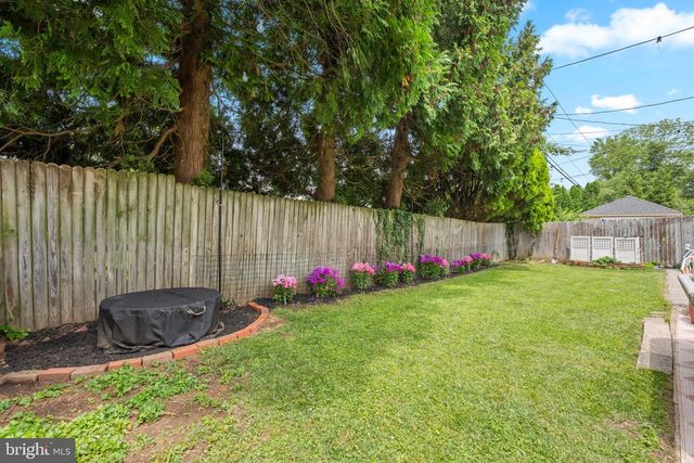 4 LOWRYS LN, Bryn Mawr, PA 19010