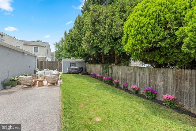 4 LOWRYS LN, Bryn Mawr, PA 19010
