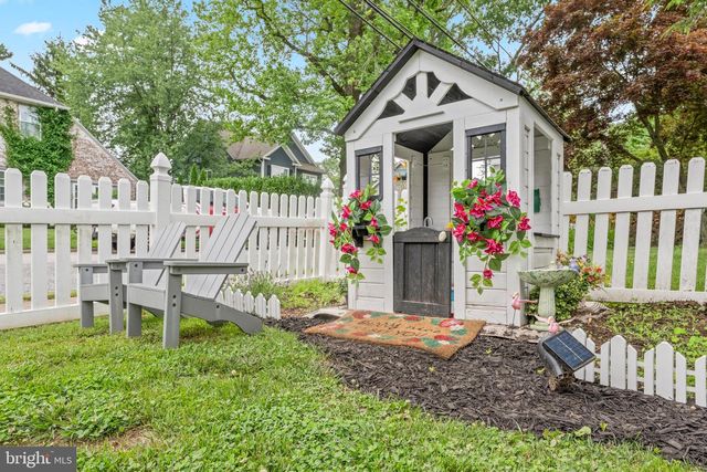 4 LOWRYS LN, Bryn Mawr, PA 19010