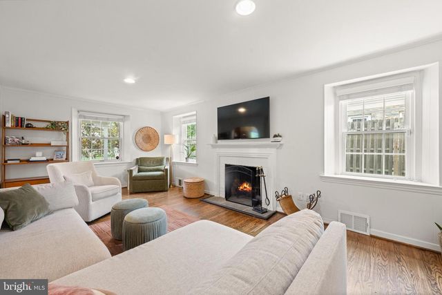 4 LOWRYS LN, Bryn Mawr, PA 19010