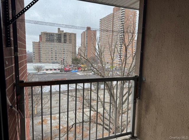 43-20 Union Street 6D, Flushing, NY 11355