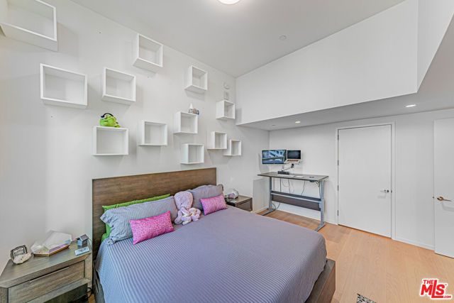 877 Francisco Street 806, Los Angeles, CA 90017