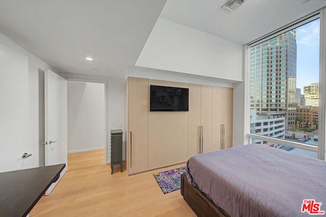 877 Francisco Street 806, Los Angeles, CA 90017