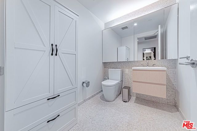 877 Francisco Street 806, Los Angeles, CA 90017